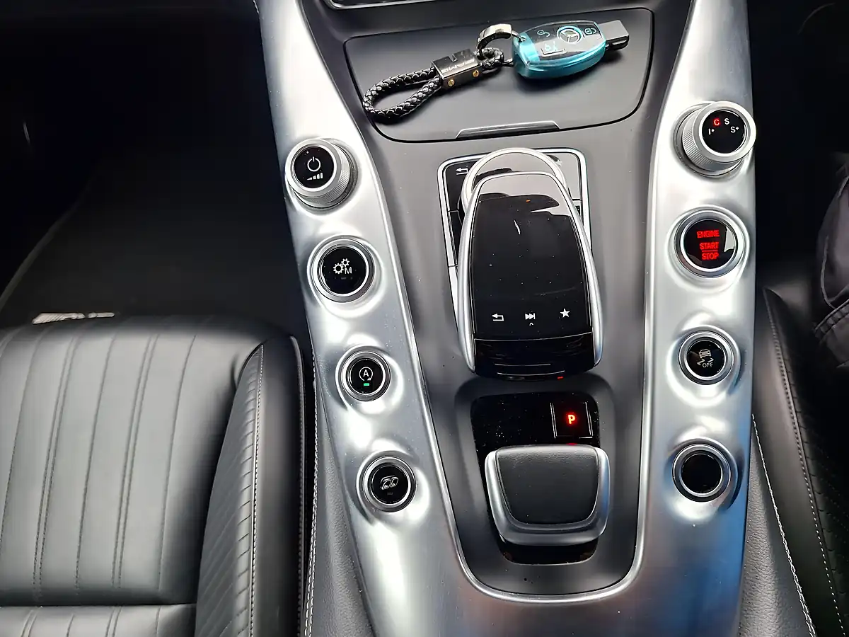 Used 2018 Mercedes-Benz AMG GT Premium Roadster Blue - Interior and Exterior details 16