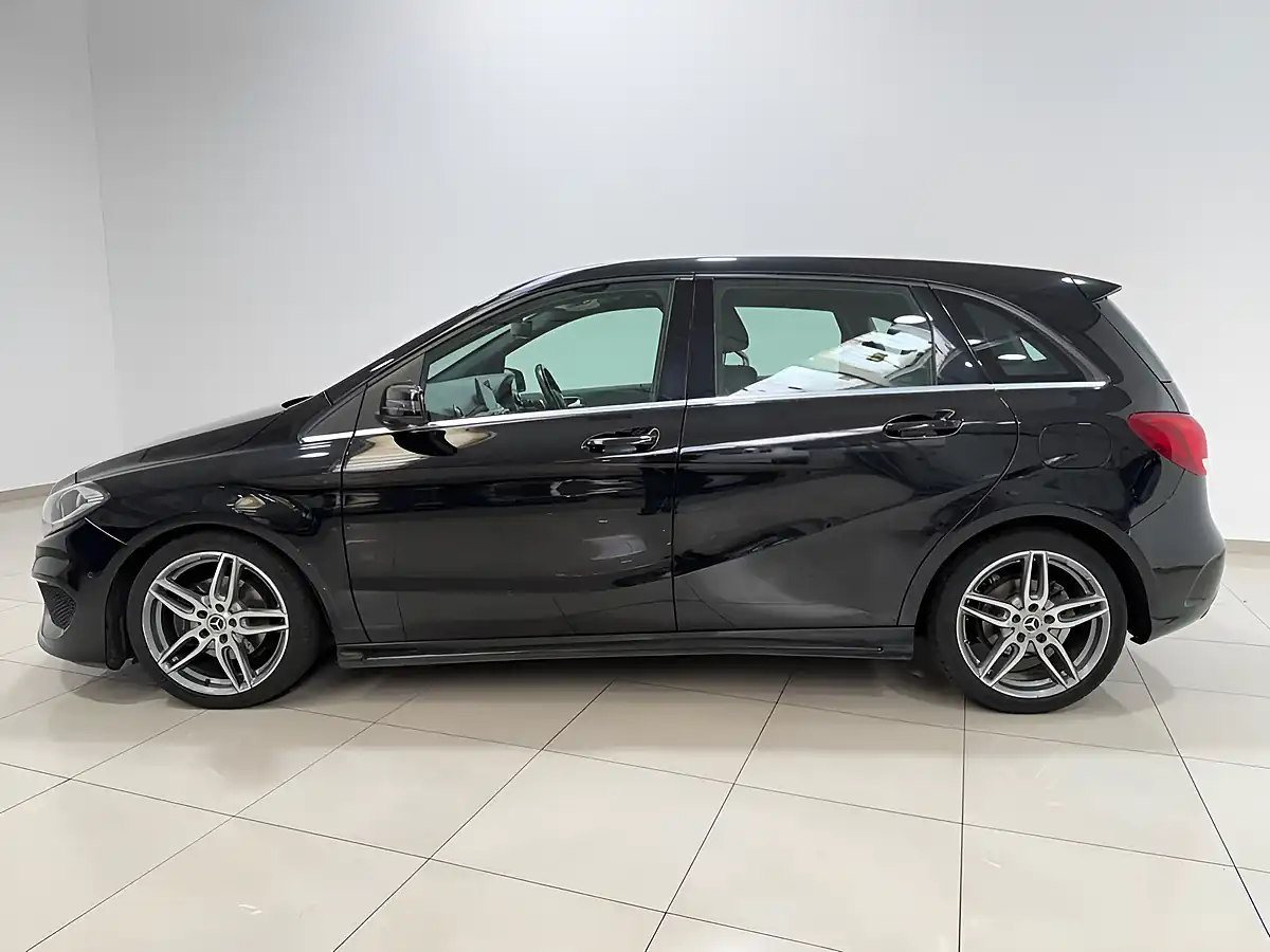 Used 2018 Mercedes-Benz B-Class AMG Line (executive) Black - Interior and Exterior details 5