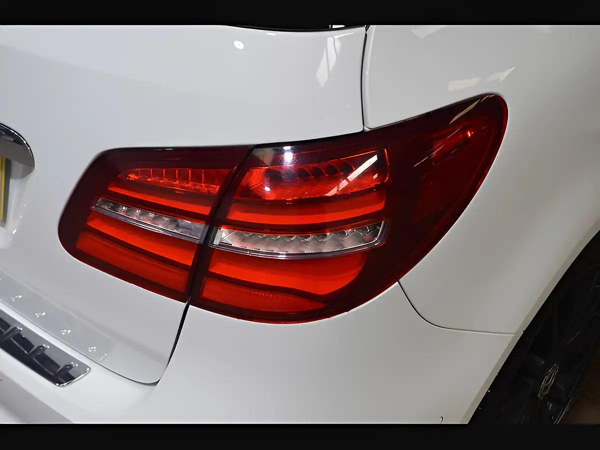 Used 2018 Mercedes-Benz B Class AMG Line (premium) White - Interior and Exterior details 17