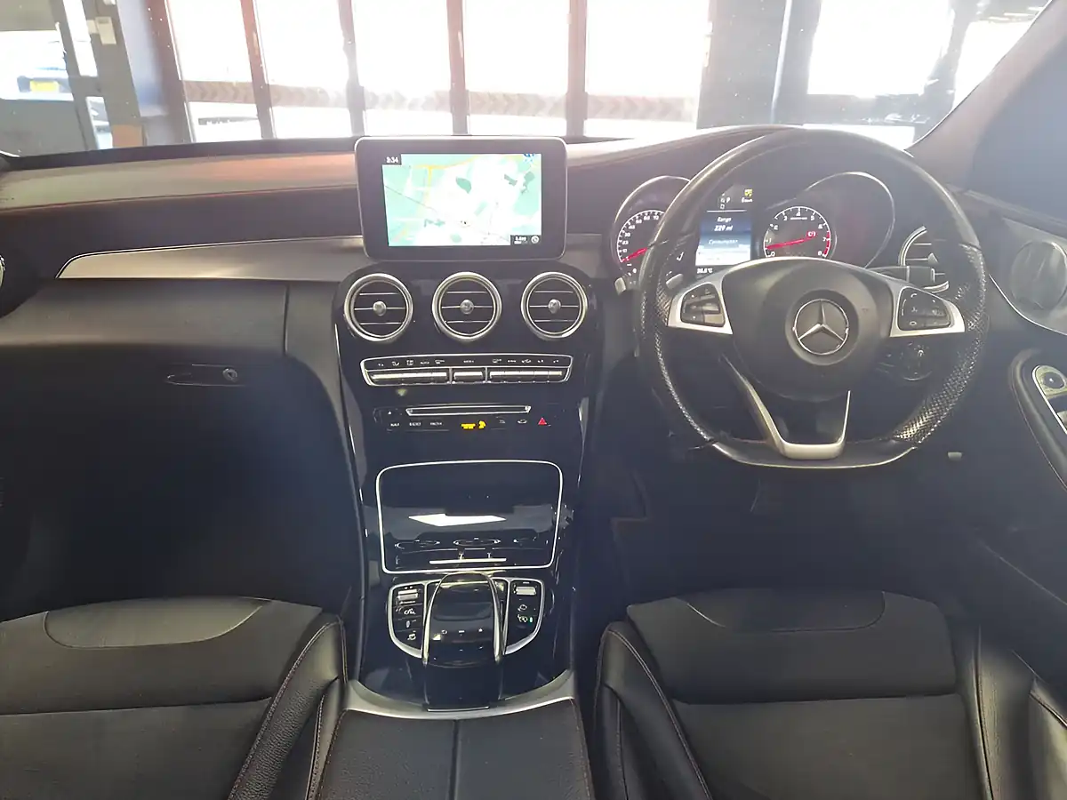 Used 2018 Mercedes-Benz C Class Premium Plus Blue - Interior and Exterior details 17
