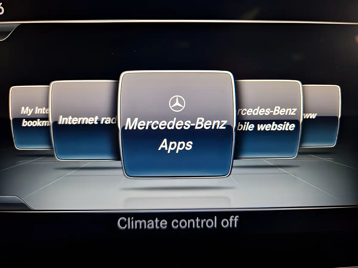 Used 2018 Mercedes-Benz C Class Premium Plus Blue - Interior and Exterior details 18