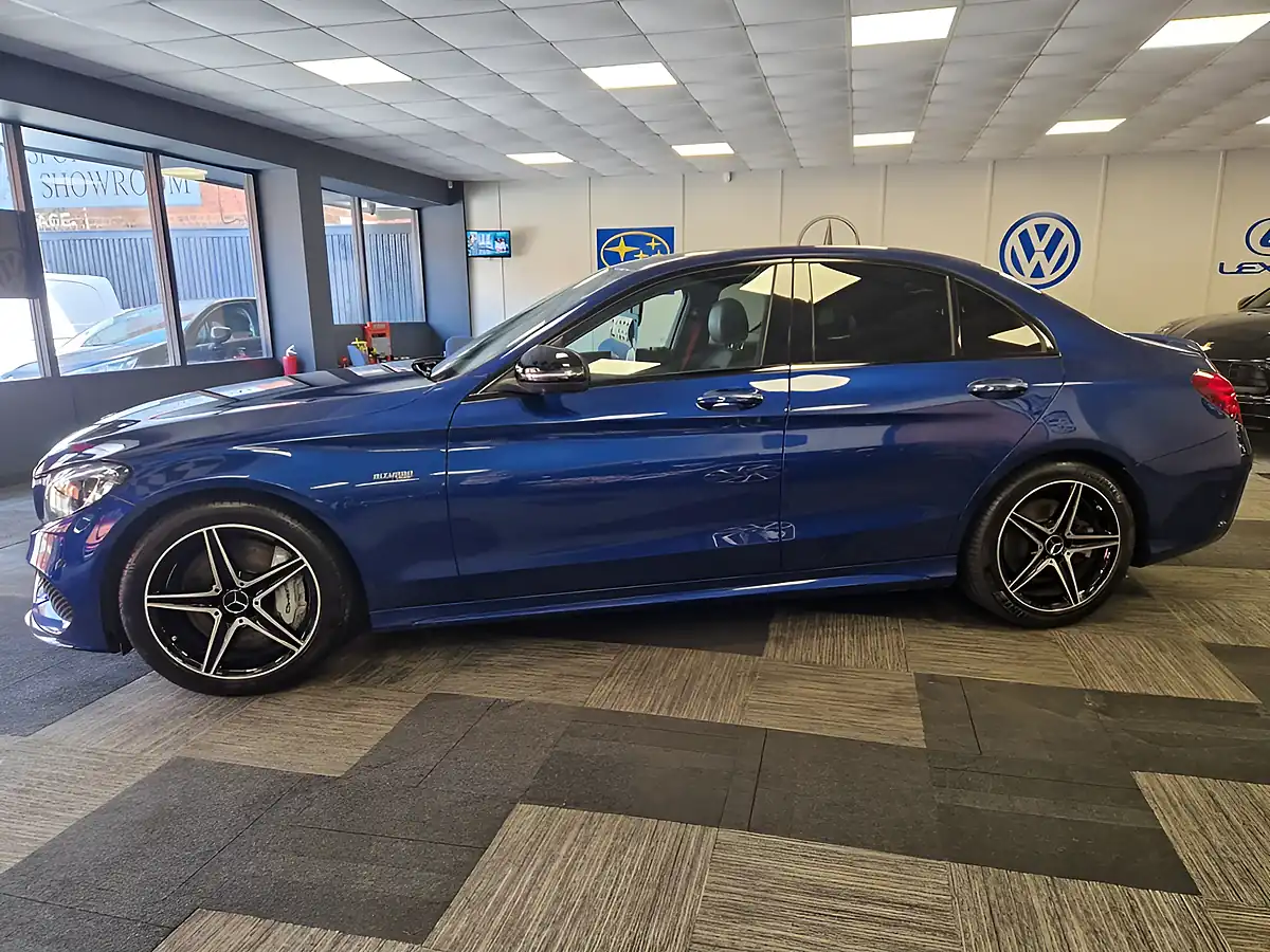 Used 2018 Mercedes-Benz C Class Premium Plus Blue - Interior and Exterior details 5