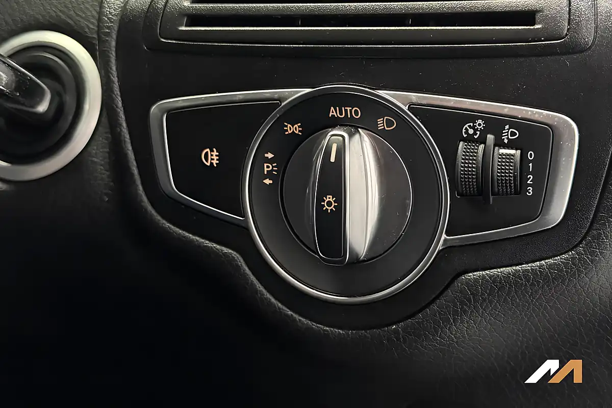 Used 2018 Mercedes-Benz C Class Se Silver - Interior and Exterior details 13