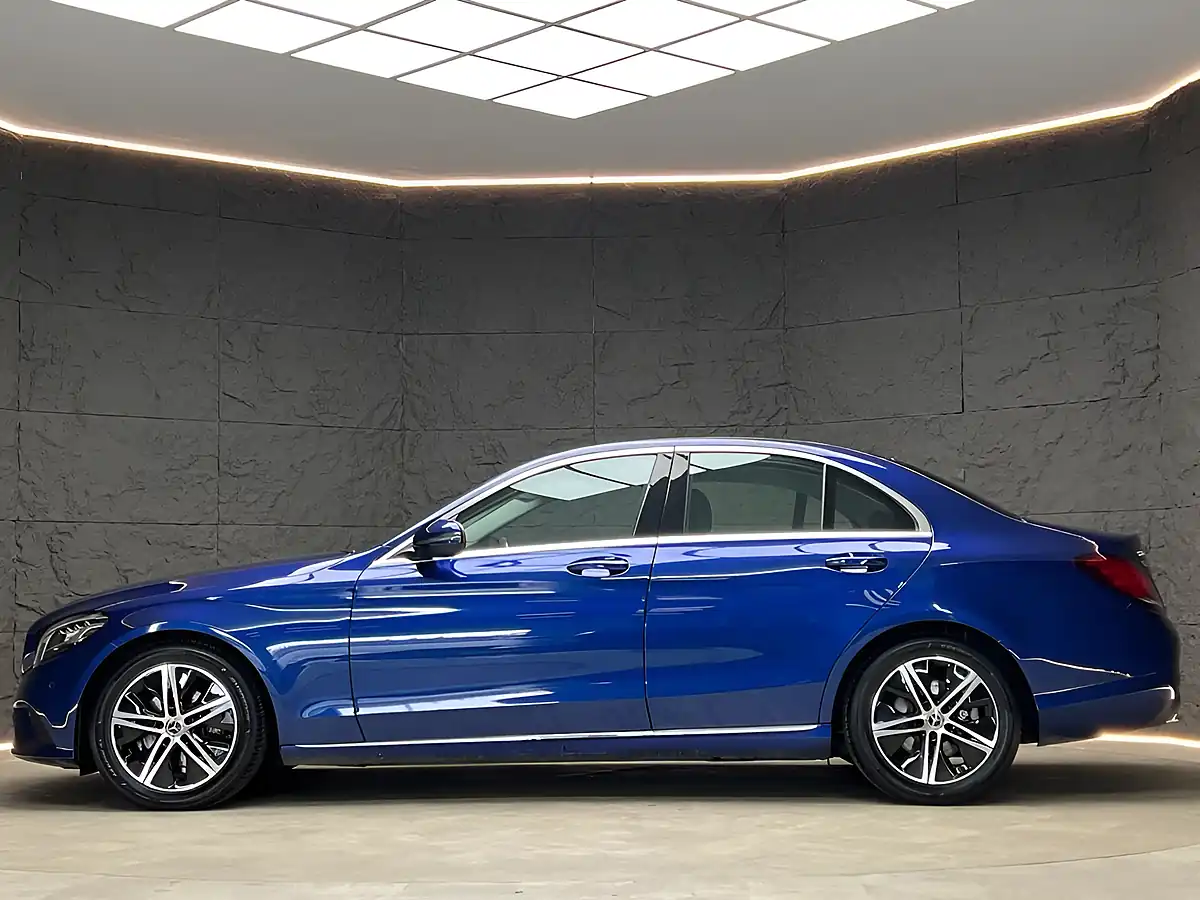Used 2018 Mercedes-Benz C-Class Sport Brilliant Blue - Interior and Exterior details 9