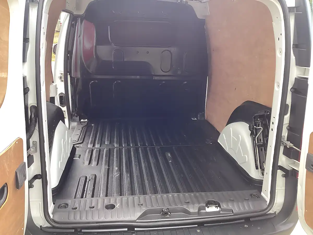 Used 2018 Mercedes-Benz Citan 109 White - Interior and Exterior details 11