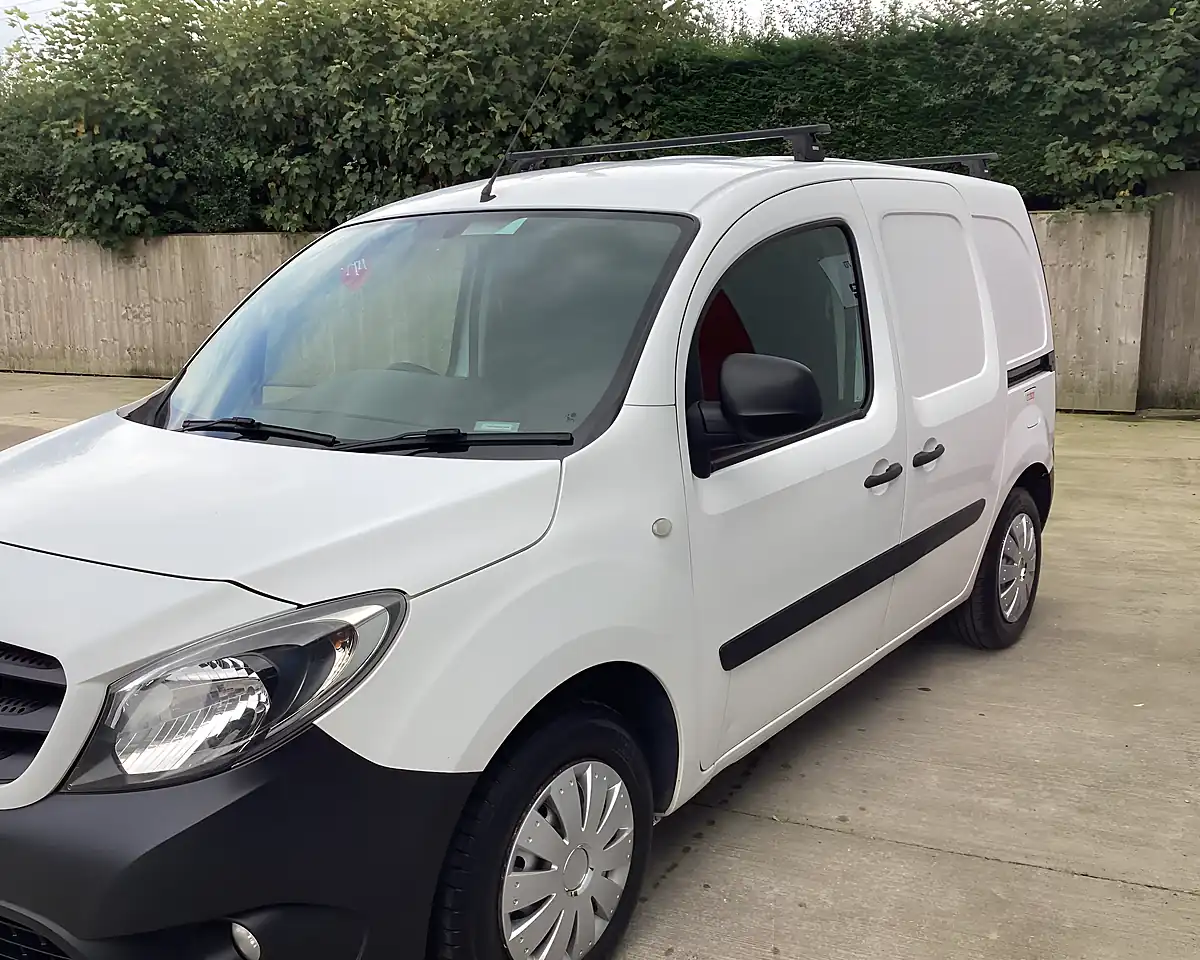 Used 2018 Mercedes-Benz Citan 109 White - Interior and Exterior details 15