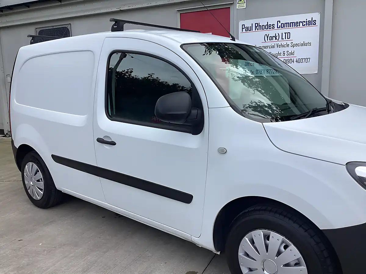 Used 2018 Mercedes-Benz Citan 109 White - Interior and Exterior details 8