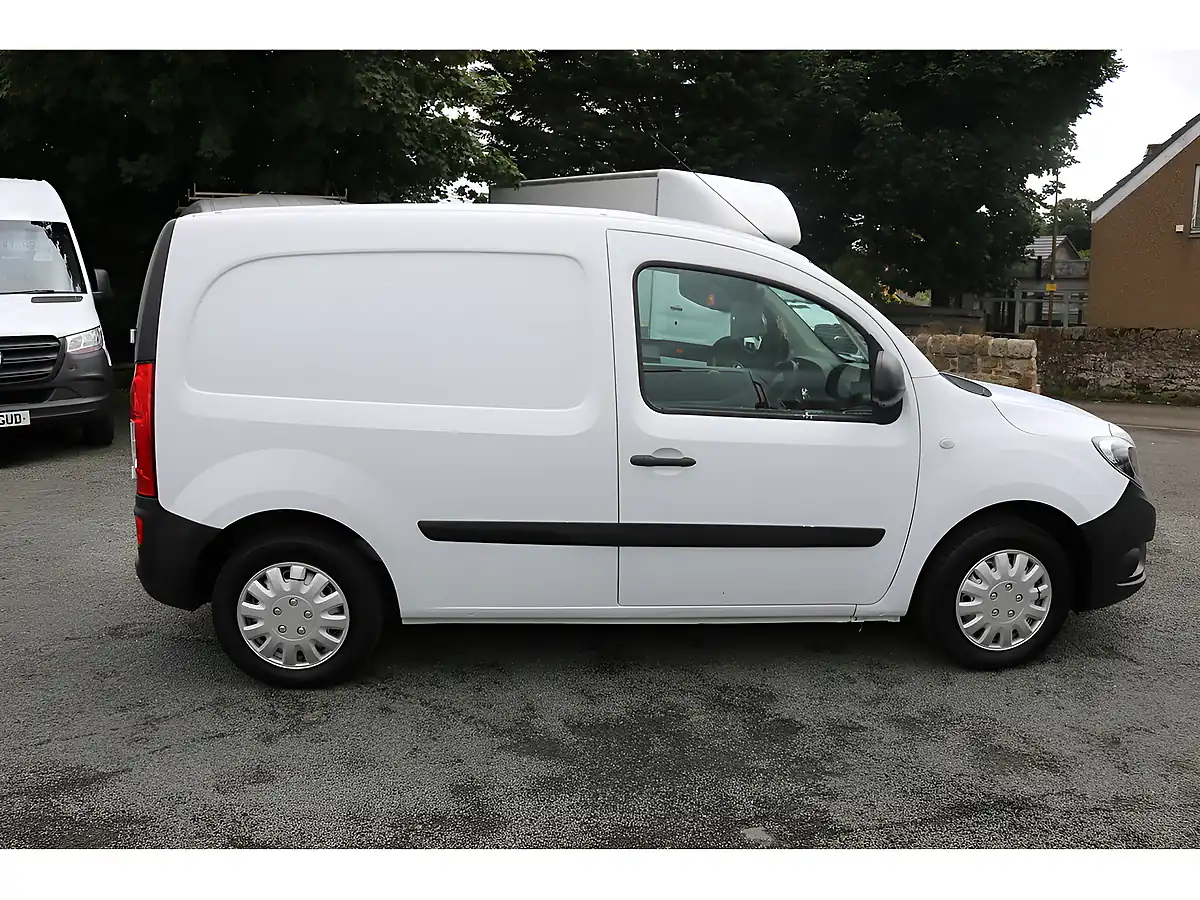 Used 2018 Mercedes-Benz Citan Blueefficiency White - Interior and Exterior details 10