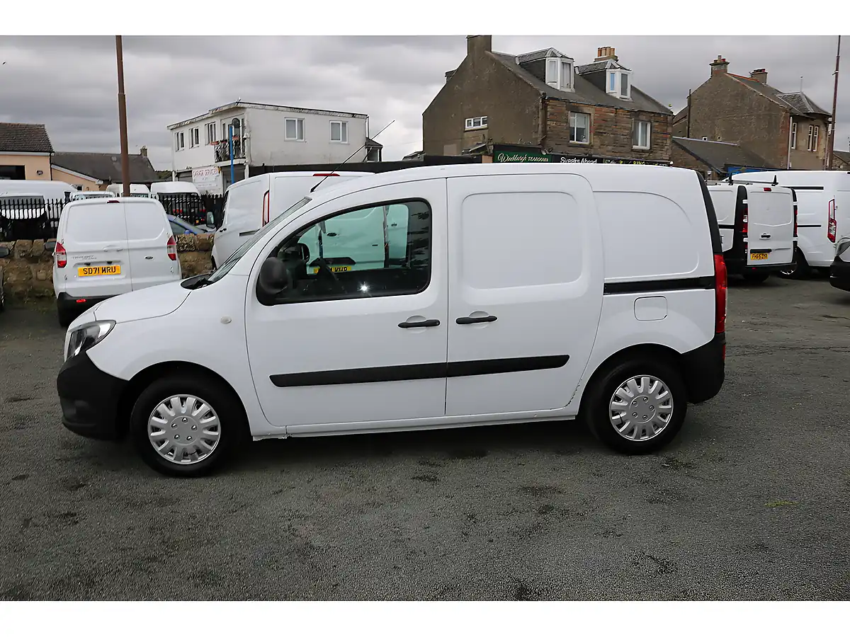 Used 2018 Mercedes-Benz Citan Blueefficiency White - Interior and Exterior details 4