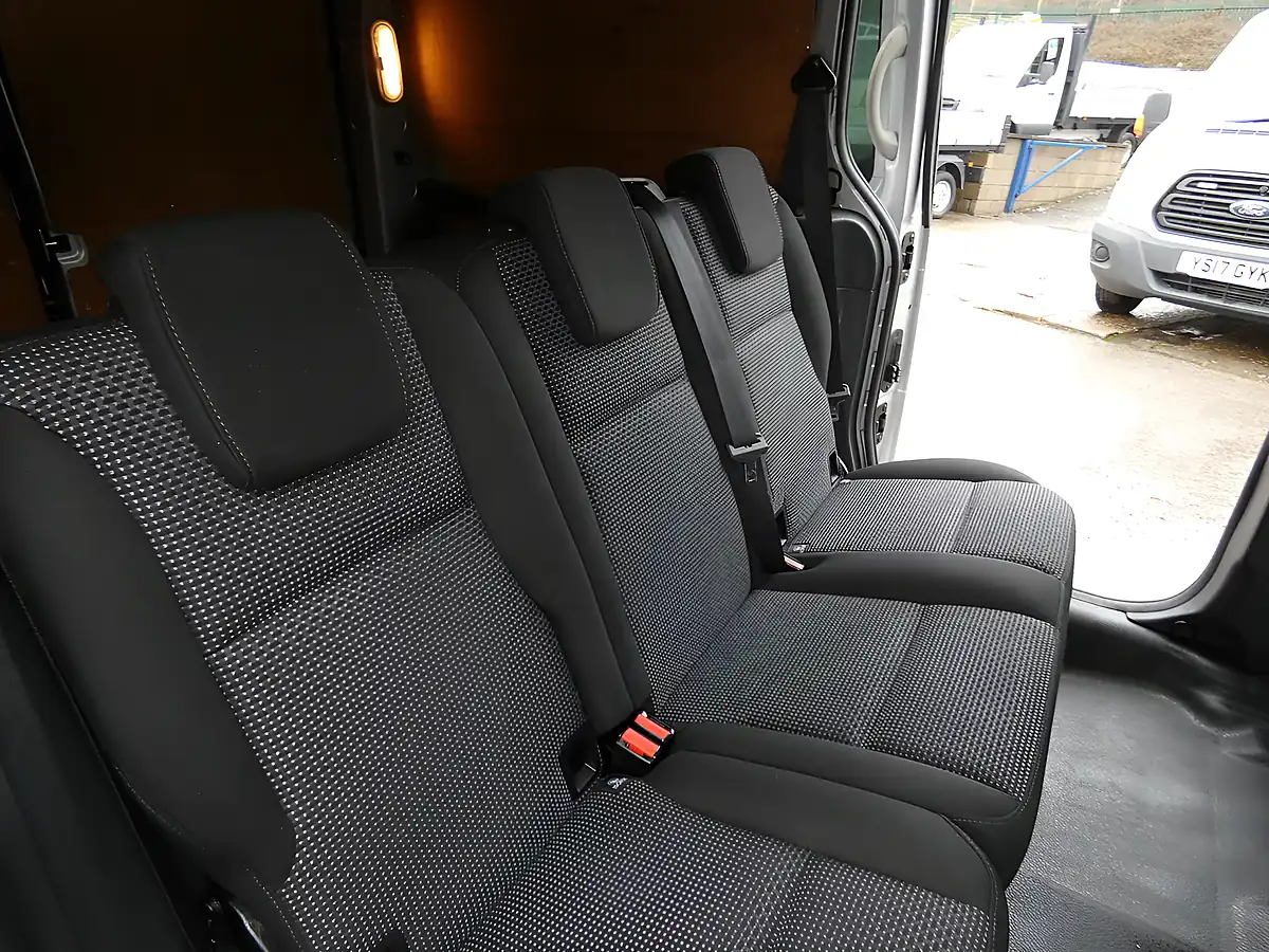 Used 2018 Mercedes-Benz Citan Double Cab Crew Van Silver - Interior and Exterior details 19