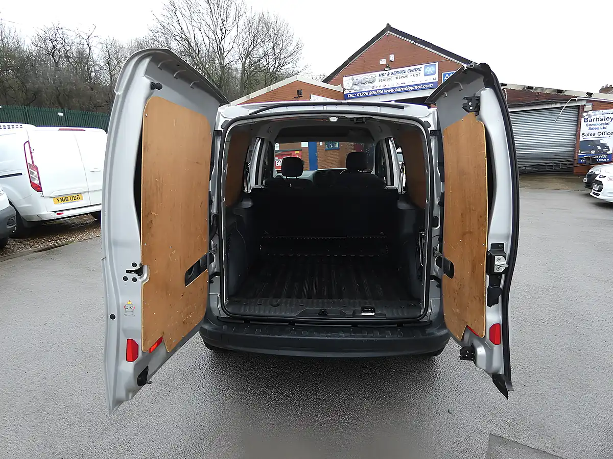 Used 2018 Mercedes-Benz Citan Double Cab Crew Van Silver - Interior and Exterior details 20