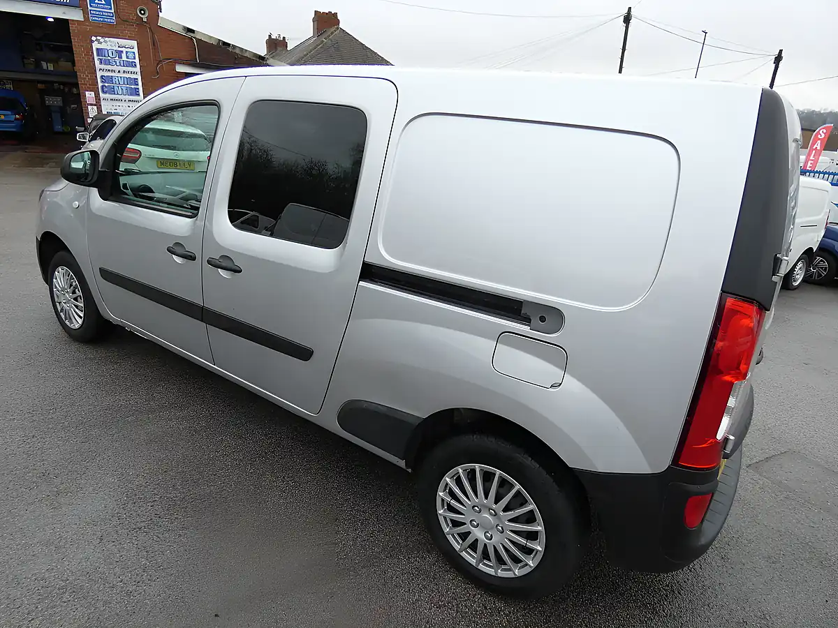 Used 2018 Mercedes-Benz Citan Double Cab Crew Van Silver - Interior and Exterior details 5