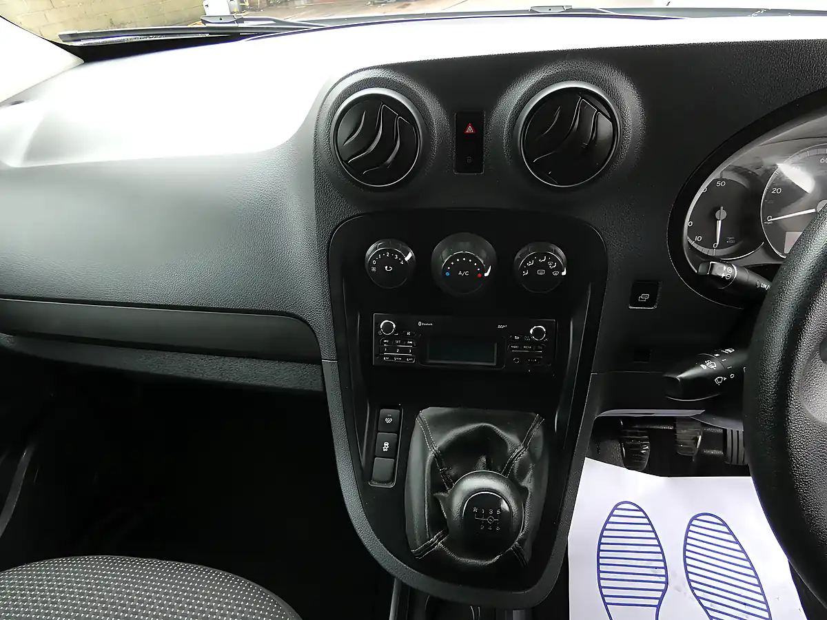 Used 2018 Mercedes-Benz Citan Double Cab Crew Van Silver - Interior and Exterior details 8