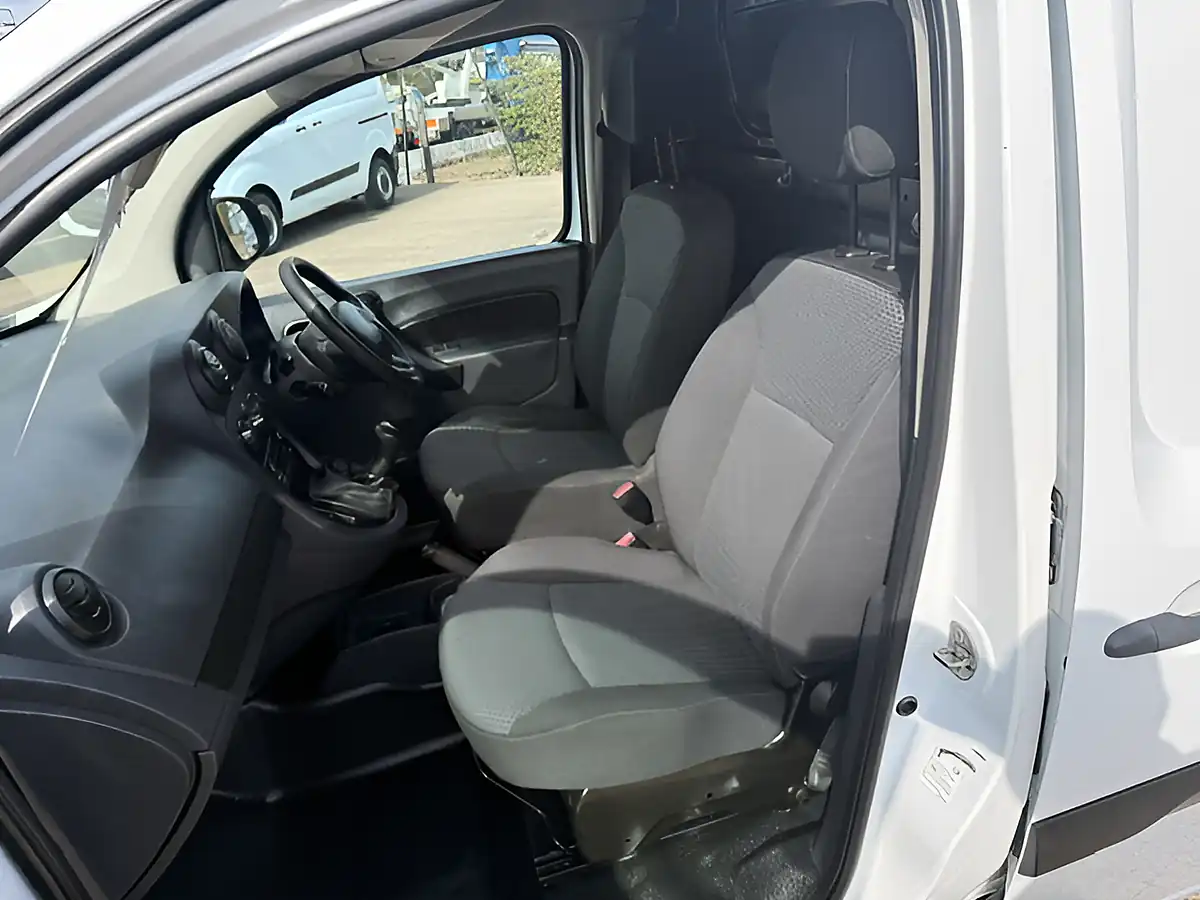 Used 2018 Mercedes-Benz Citan L2 Lwb Blue Efficiency White - Interior and Exterior details 12