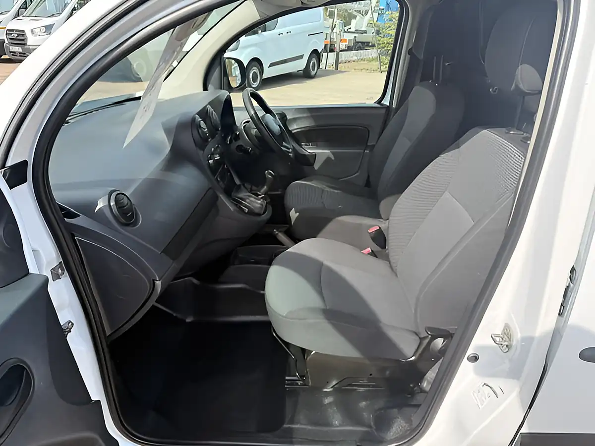 Used 2018 Mercedes-Benz Citan L2 Lwb Blue Efficiency White - Interior and Exterior details 13