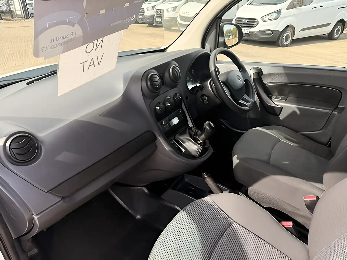 Used 2018 Mercedes-Benz Citan L2 Lwb Blue Efficiency White - Interior and Exterior details 14