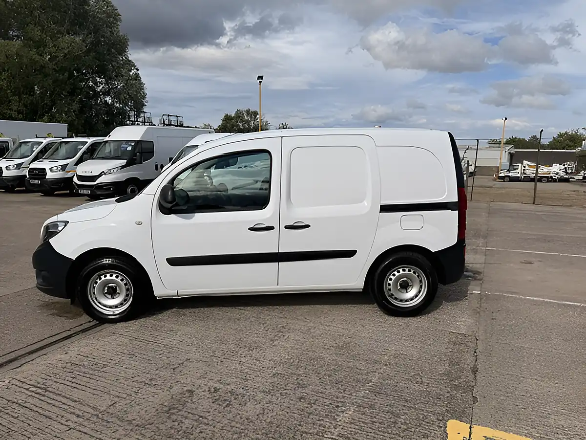 Used 2018 Mercedes-Benz Citan L2 Lwb Blue Efficiency White - Interior and Exterior details 7