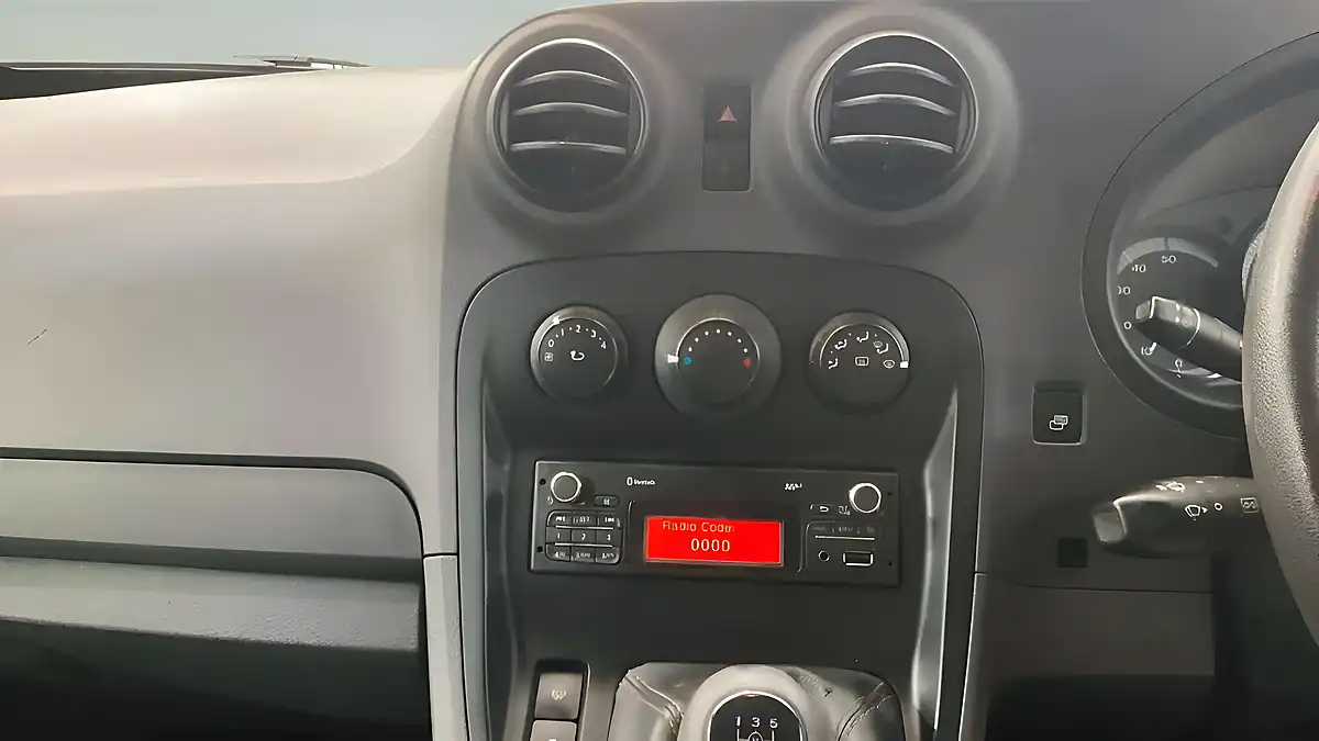 Used 2018 Mercedes-Benz Citan L3 White - Interior and Exterior details 7