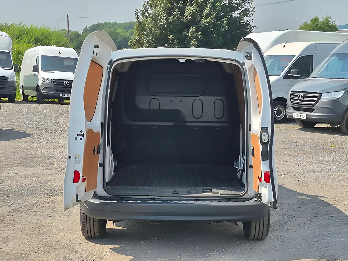 Used 2018 Mercedes-Benz Citan Long Lwb L2 White - Interior and Exterior details 3