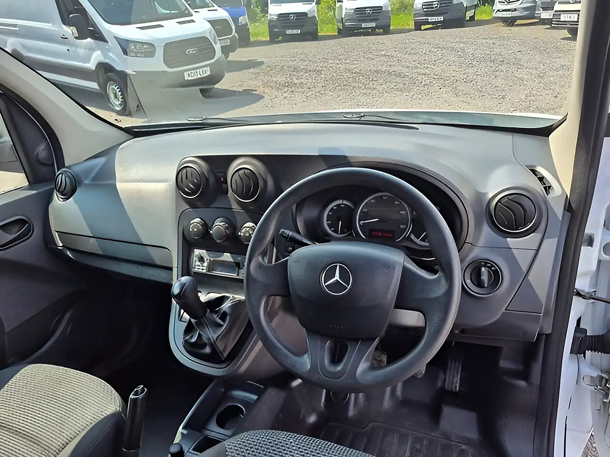 Used 2018 Mercedes-Benz Citan Long Lwb L2 White - Interior and Exterior details 9