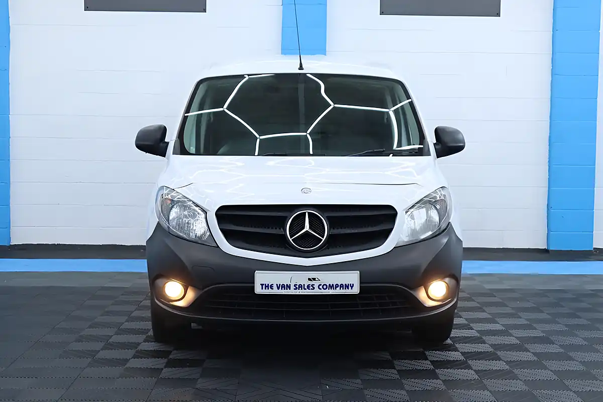 Used 2018 Mercedes-Benz Citan Panel Van Swb White - Interior and Exterior details 4