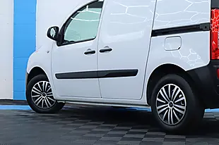 Used 2018 Mercedes-Benz Citan Panel Van Swb White - Interior and Exterior details 8