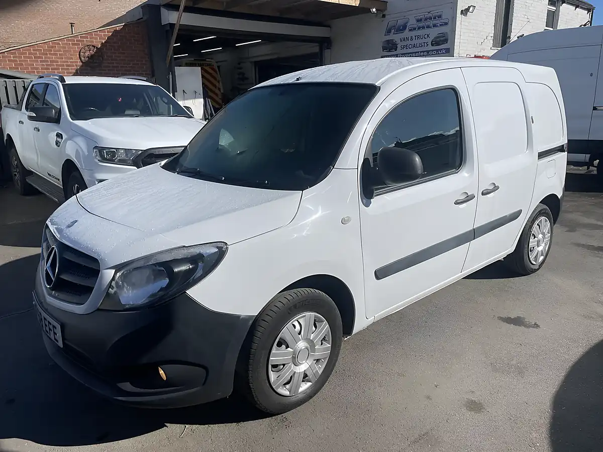 Used 2018 Mercedes-Benz Citan Swb White - Interior and Exterior details 3