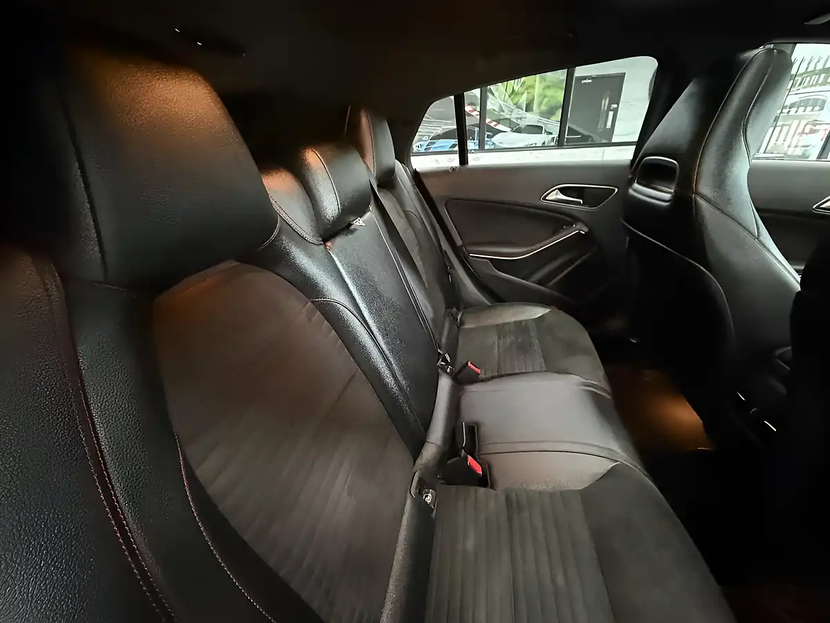 Used 2018 Mercedes-Benz Cla AMG Line White - Interior and Exterior details 5