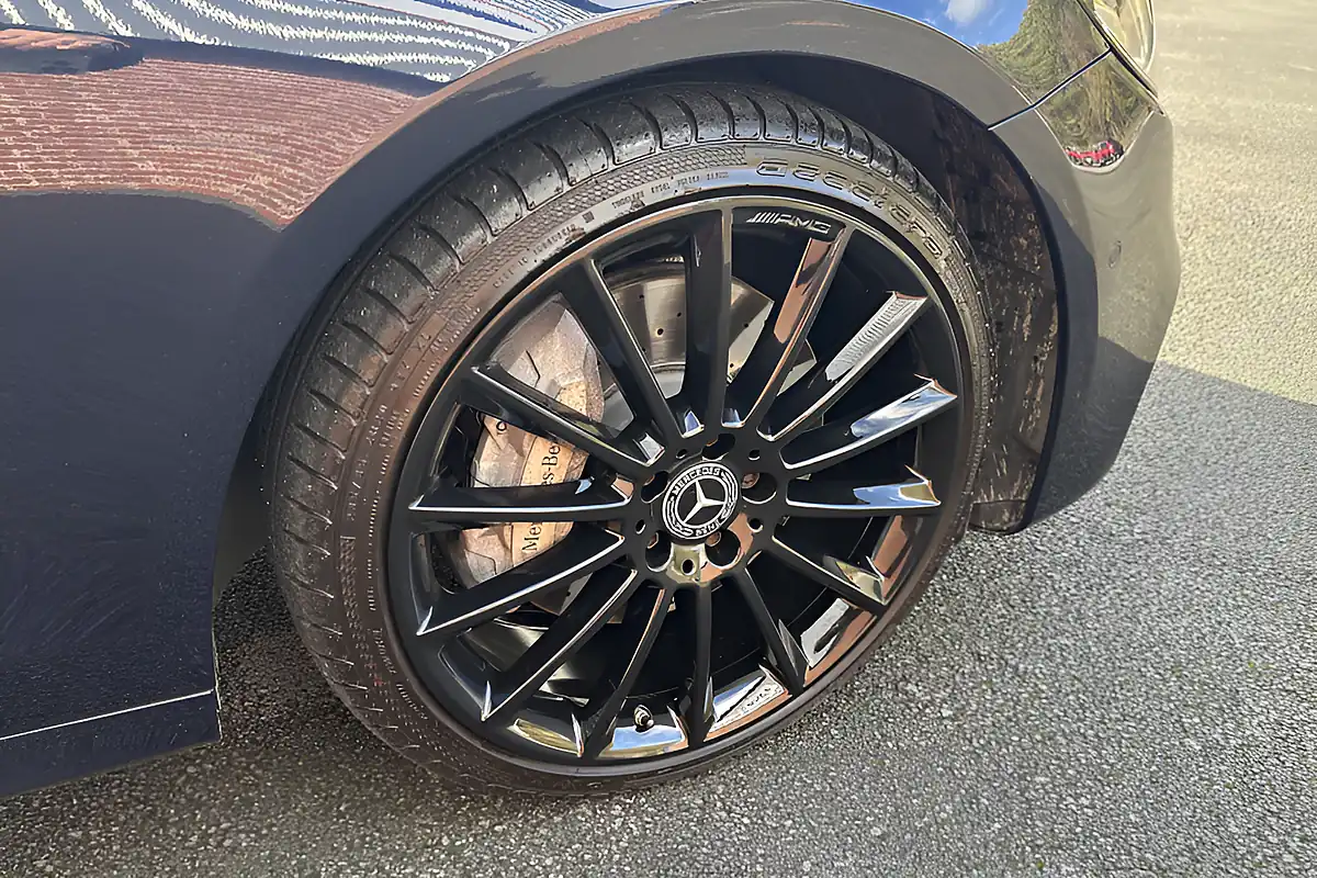 Used 2018 Mercedes-Benz E Class AMG Line (premium) Blue - Interior and Exterior details 15