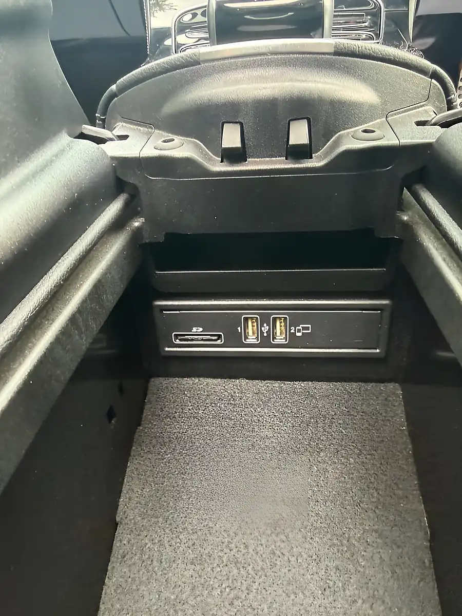Used 2018 Mercedes-Benz E Class AMG Line (premium) Obsidian Black - Interior and Exterior details 14