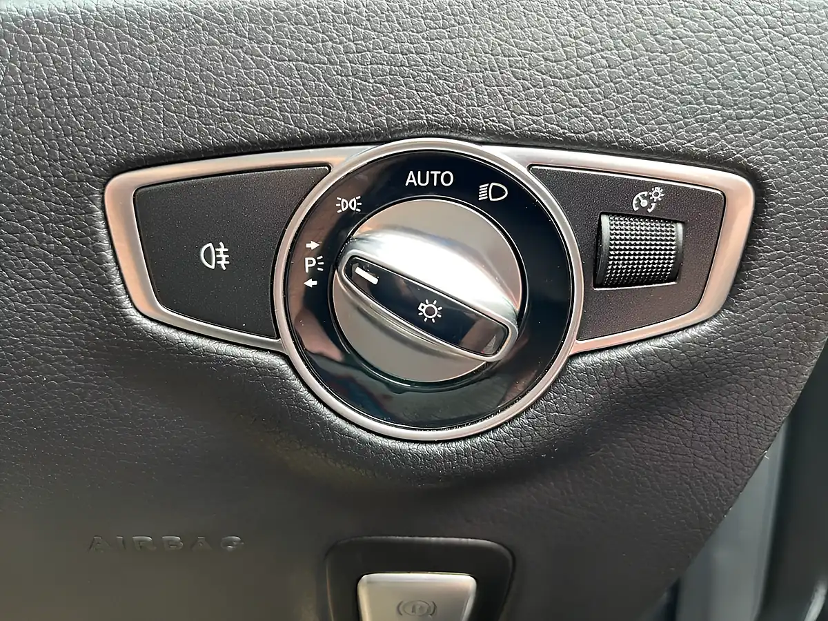 Used 2018 Mercedes-Benz E Class AMG Line (premium) Silver - Interior and Exterior details 18