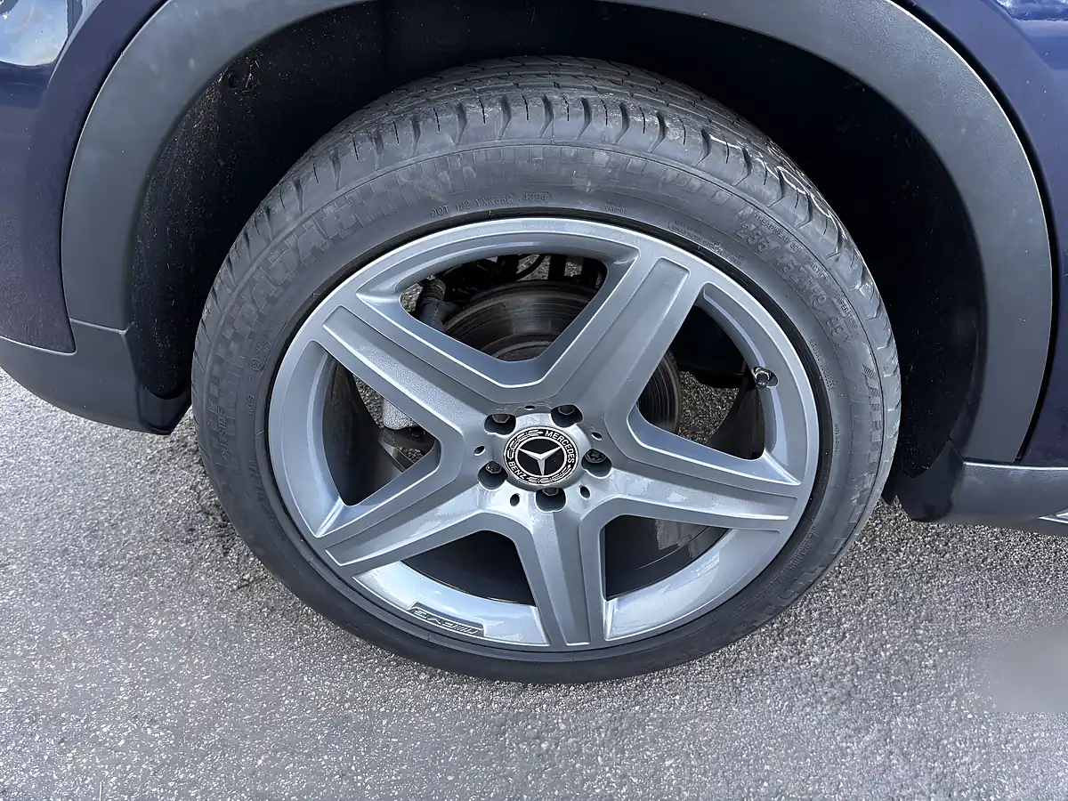 Used 2018 Mercedes-Benz Gla AMG Line Blue - Interior and Exterior details 12