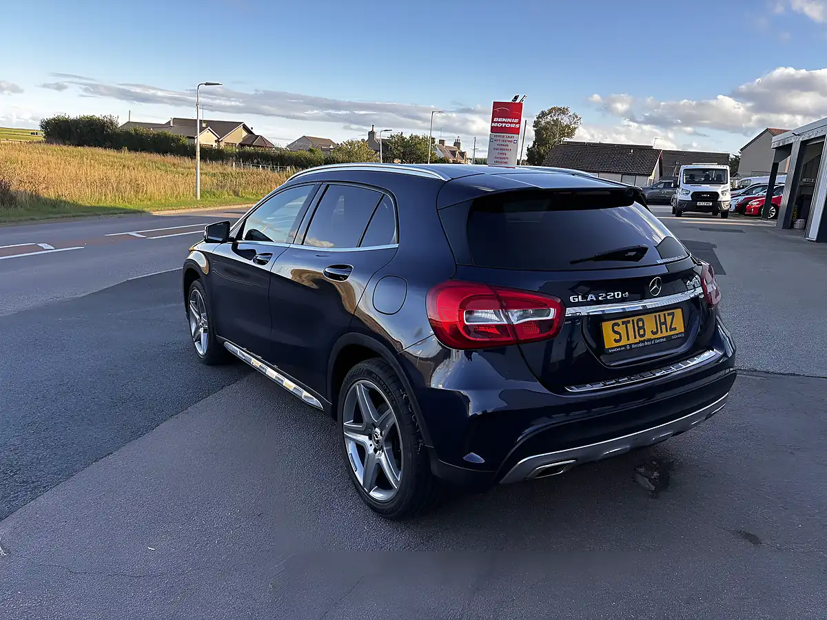 Used 2018 Mercedes-Benz Gla AMG Line Blue - Interior and Exterior details 3