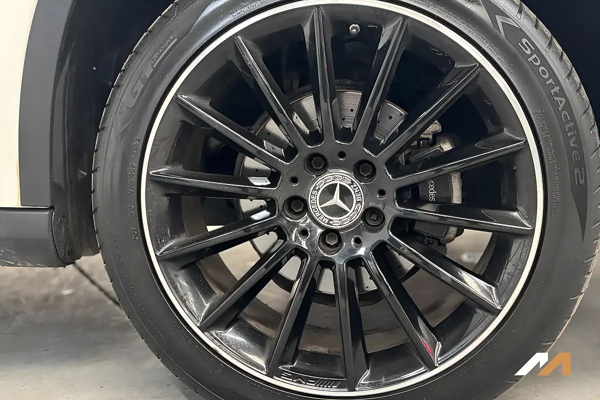 Used 2018 Mercedes-Benz Gla AMG Line (executive) White - Interior and Exterior details 10