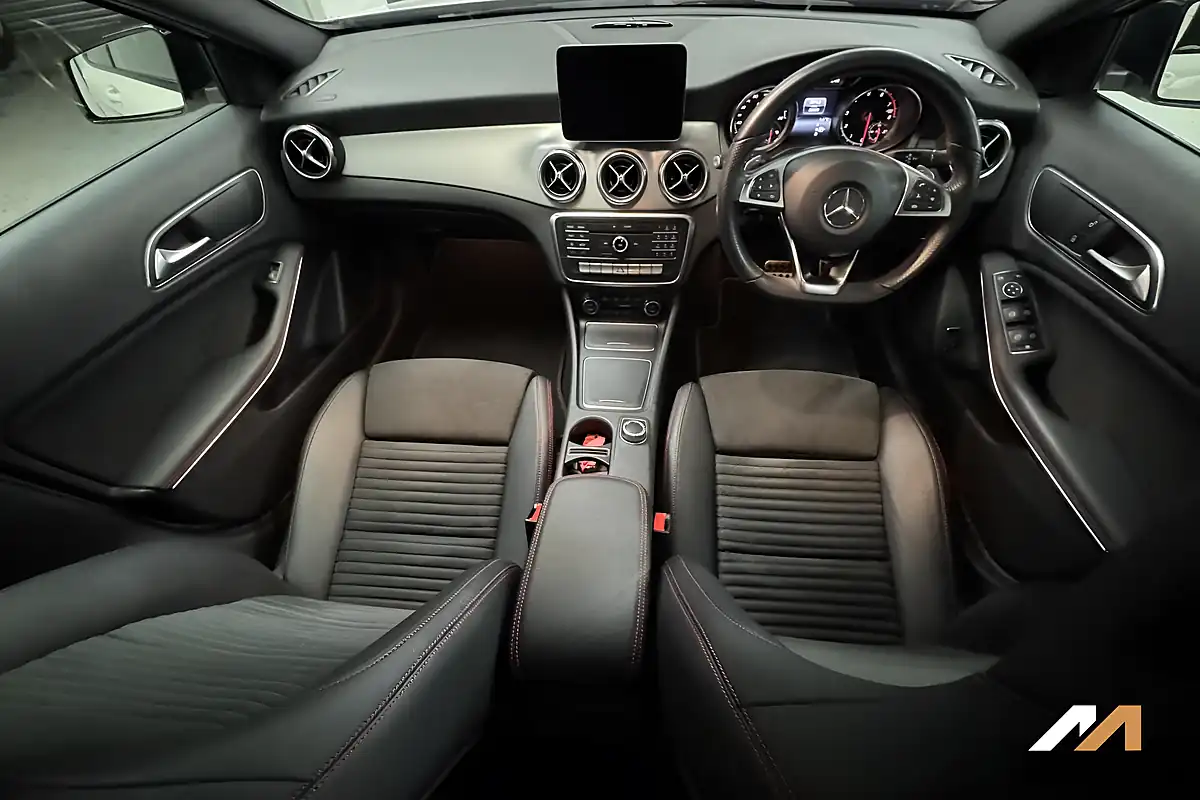 Used 2018 Mercedes-Benz Gla AMG Line (executive) White - Interior and Exterior details 14