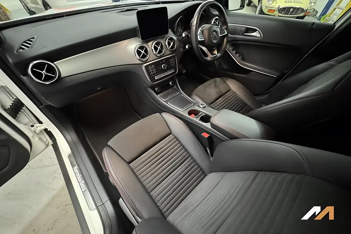 Used 2018 Mercedes-Benz Gla AMG Line (executive) White - Interior and Exterior details 18