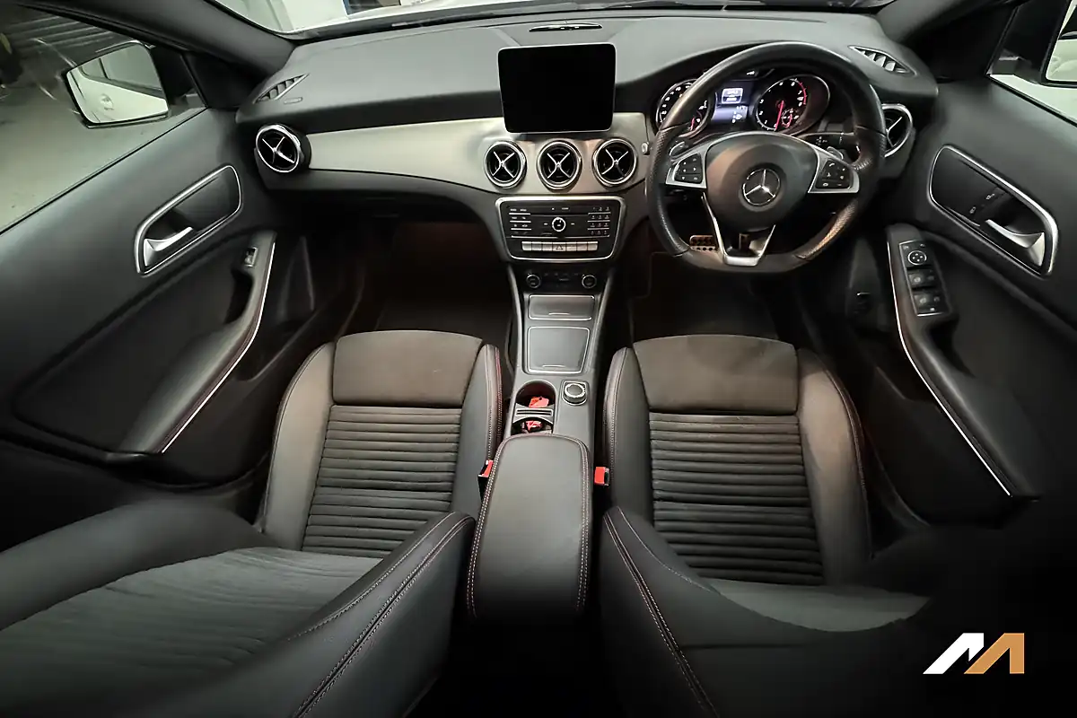 Used 2018 Mercedes-Benz Gla AMG Line (executive) White - Interior and Exterior details 2