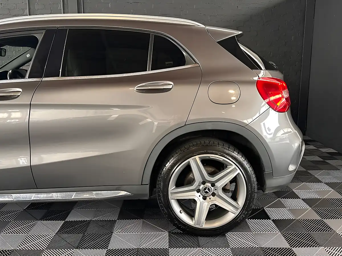 Used 2018 Mercedes-Benz Gla AMG Line Metallic Grey - Interior and Exterior details 5