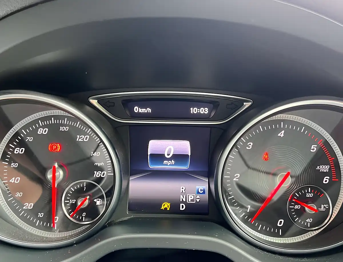 Used 2018 Mercedes-Benz Gla AMG Line Polar Silver - Interior and Exterior details 12