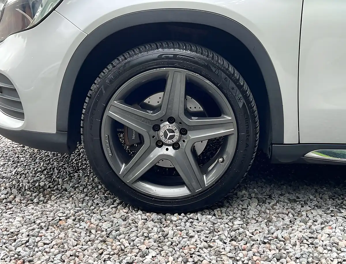 Used 2018 Mercedes-Benz Gla AMG Line Polar Silver - Interior and Exterior details 9