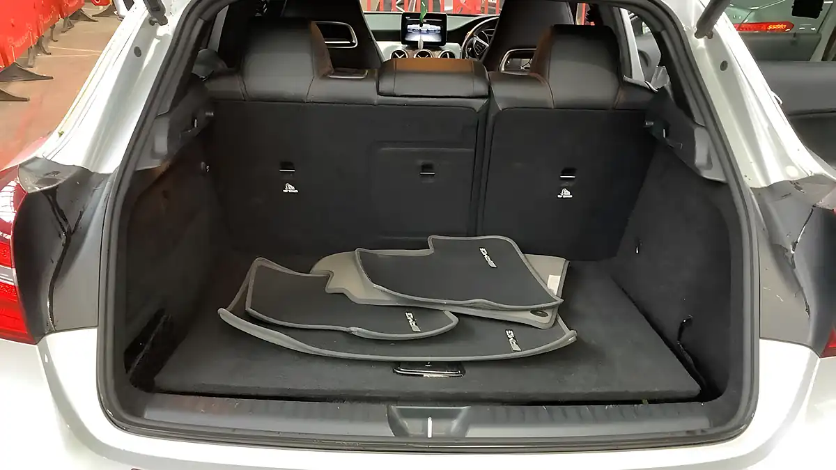 Used 2018 Mercedes-Benz Gla AMG Line Premium Silver - Interior and Exterior details 11