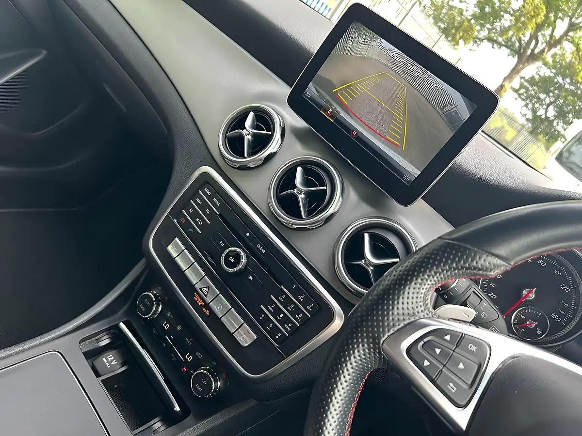 Used 2018 Mercedes-Benz Gla AMG Line Silver - Interior and Exterior details 9