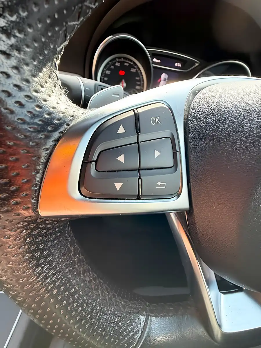 Used 2018 Mercedes-Benz Gla AMG Line White - Interior and Exterior details 20