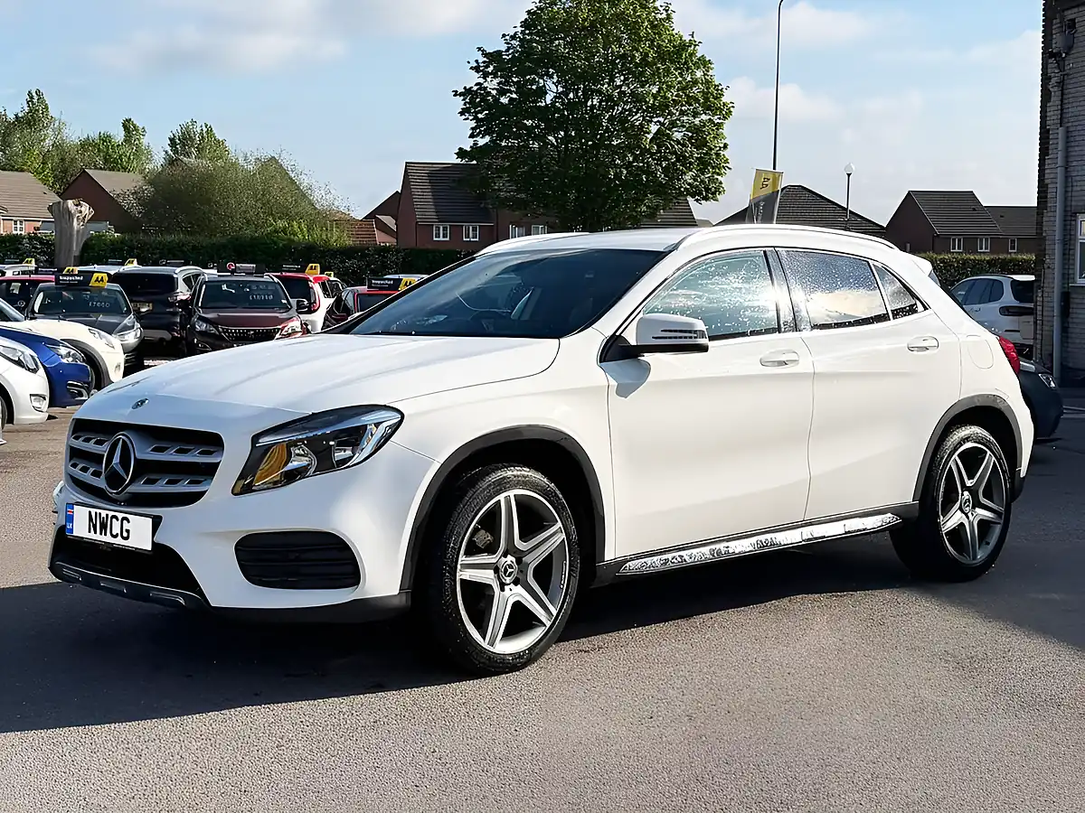 Used 2018 Mercedes-Benz Gla AMG Line White - Interior and Exterior details 5