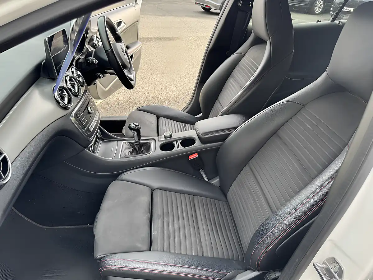 Used 2018 Mercedes-Benz Gla AMG Line White - Interior and Exterior details 5