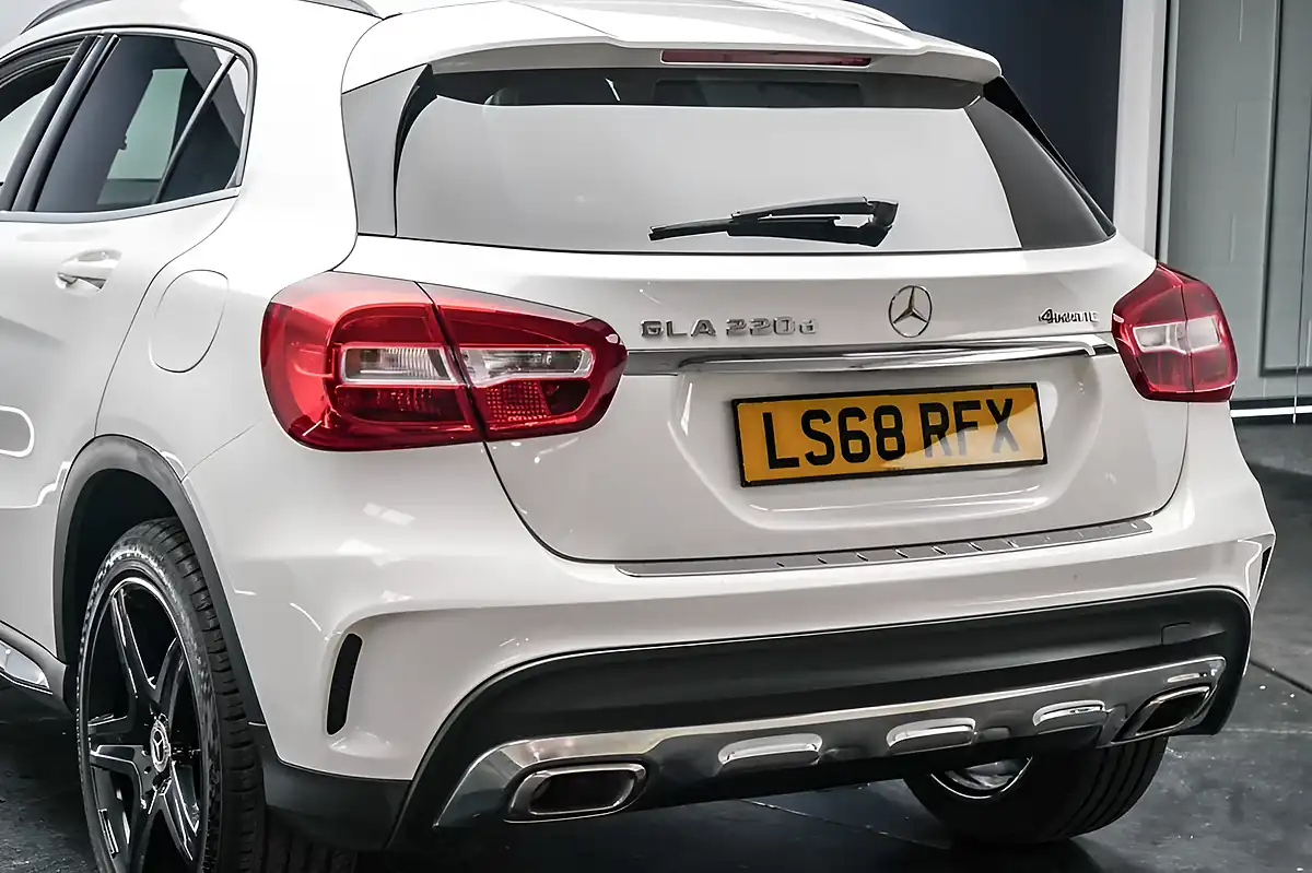 Used 2018 Mercedes-Benz Gla AMG Line White - Interior and Exterior details 12