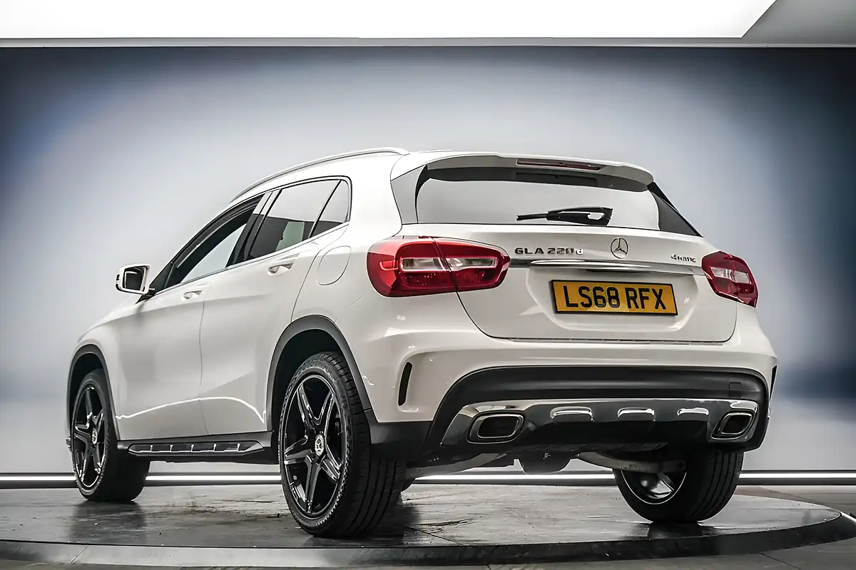Used 2018 Mercedes-Benz Gla AMG Line White - Interior and Exterior details 7