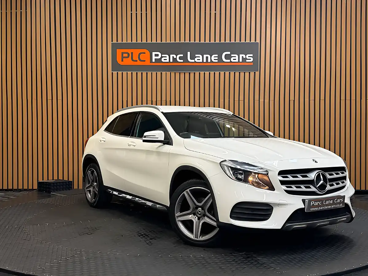Used 2018 Mercedes-Benz Gla AMG Line White - Front View