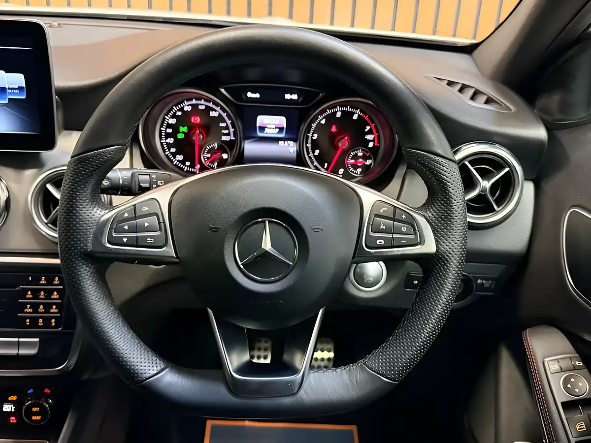 Used 2018 Mercedes-Benz Gla AMG Line White - Interior and Exterior details 11