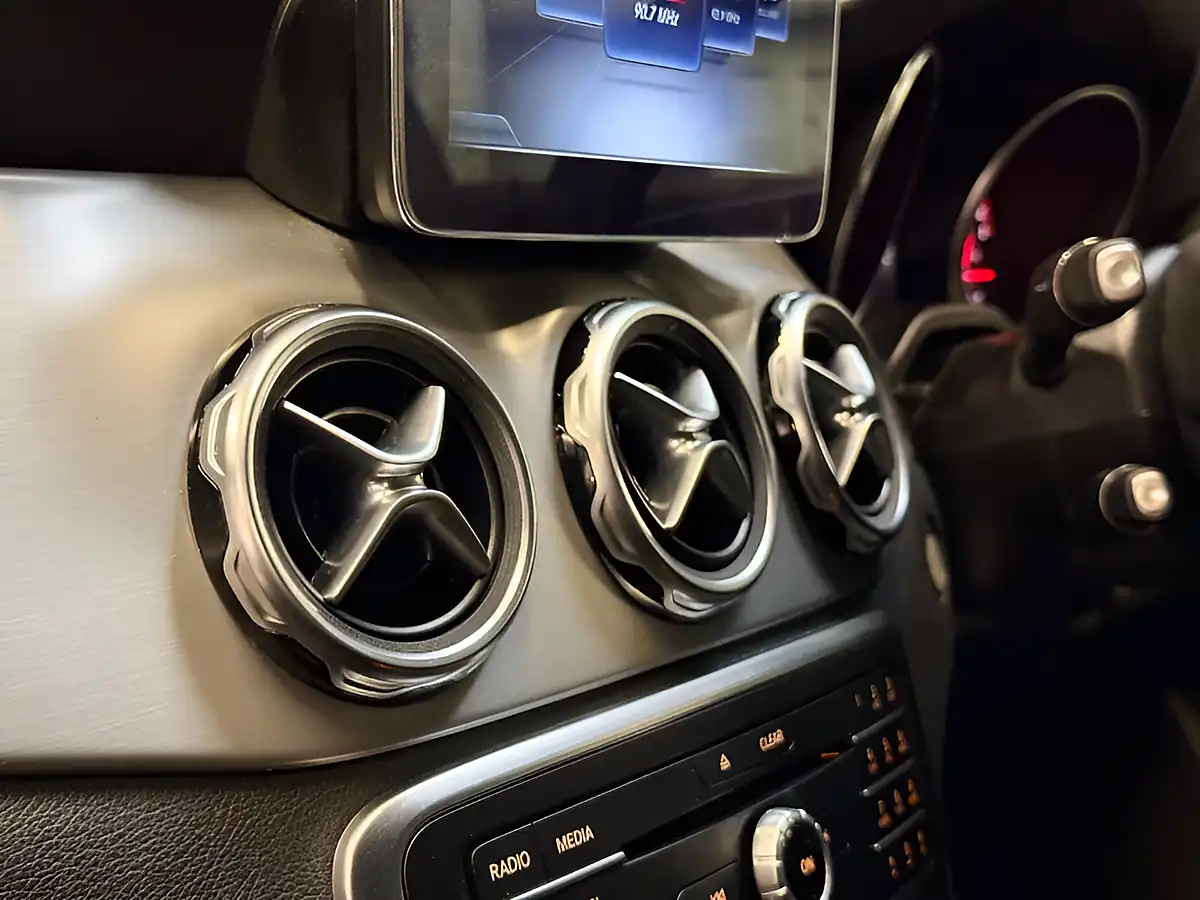 Used 2018 Mercedes-Benz Gla AMG Line White - Interior and Exterior details 18